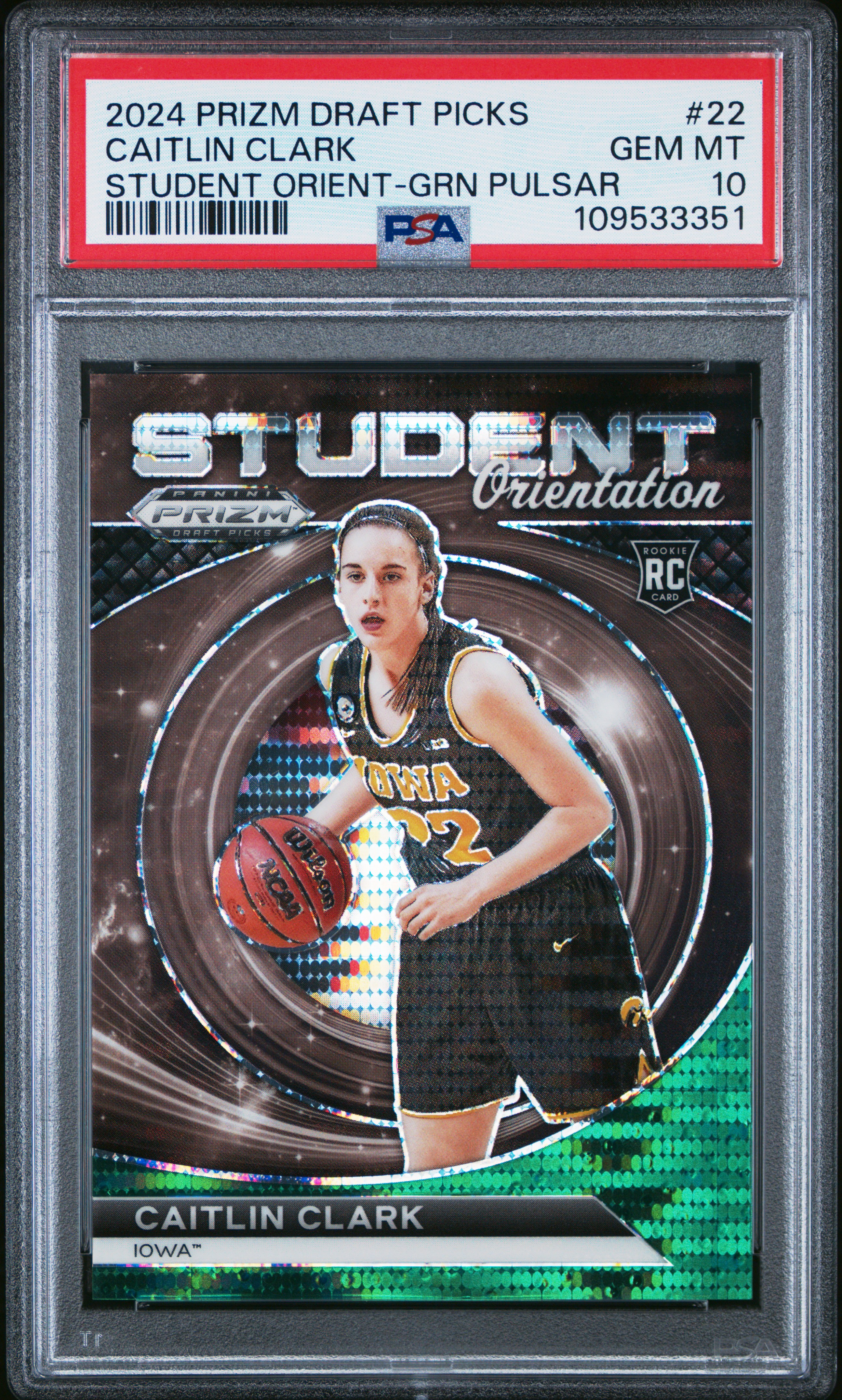 2024 PANINI PRIZM DRAFT PICKS CAITLIN CLARK STUDENT ORIENTATION-GREEN PULSAR